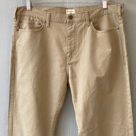 Dockers Men's Straight Fit Dress Pants Size 36x30 Khaki - Picture 2 of 10